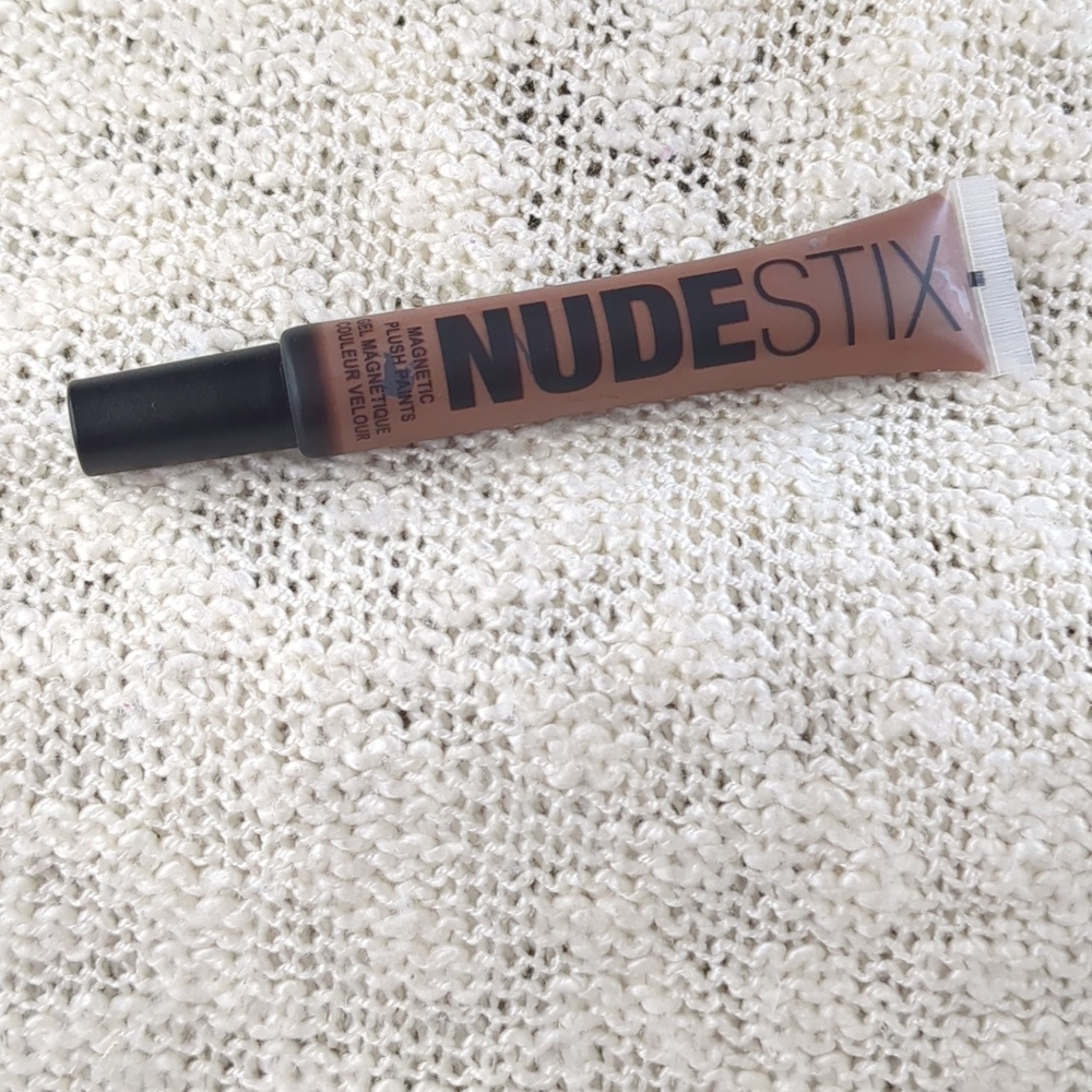 NUDESTIX Magnetic Plush Paints in Tahiti Hottie, 10ml0.33fl oz